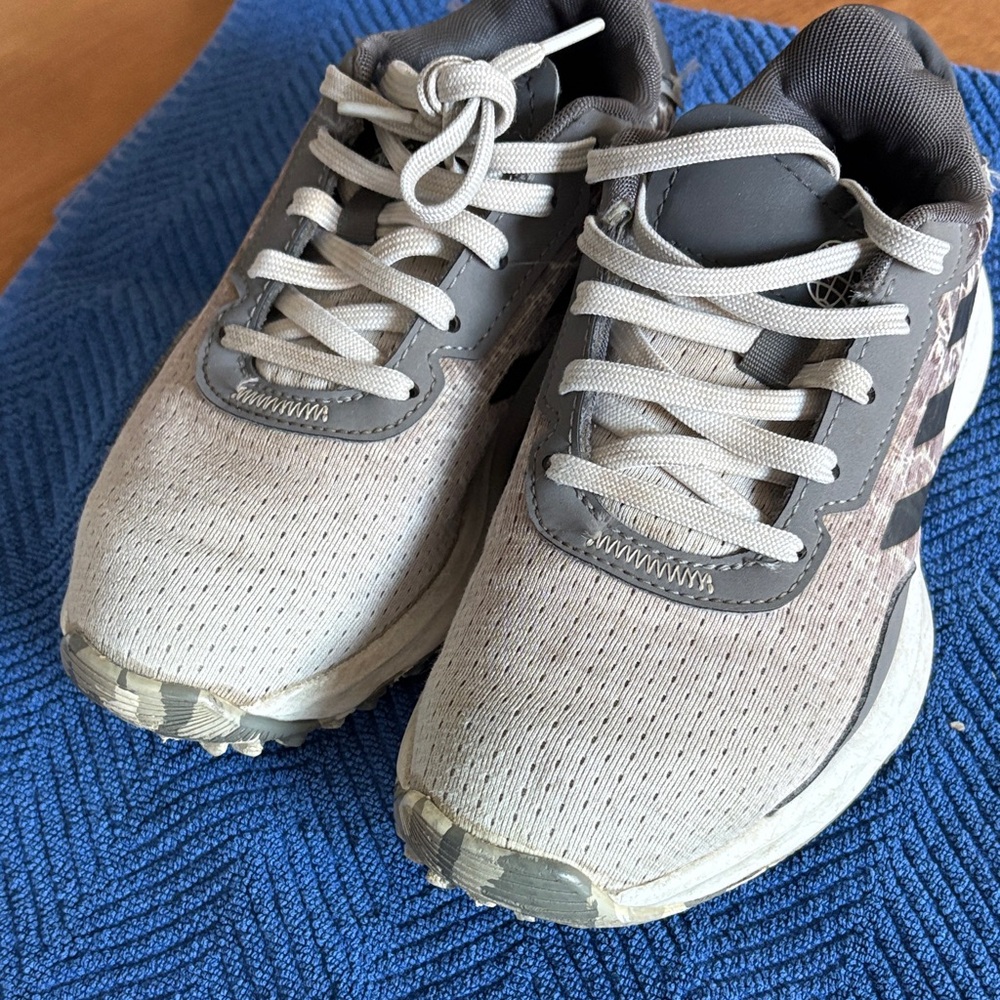 Adidas Kids Golf Shoes for Boys Size 1.5